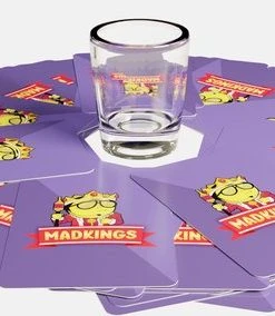 Mad Party Games MadKings - Drankspel - Kingsen - Kings Cup - Party Game - Incl. Shotglas & Grote Dobbelsteen -Spellen Kast 550x284 3