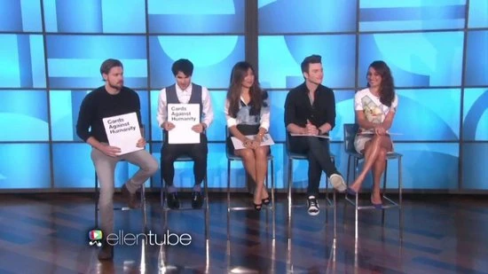 Cards Against Humanity: Red Box 4 Cards Against Humanity: Red Box - Afbeelding 2