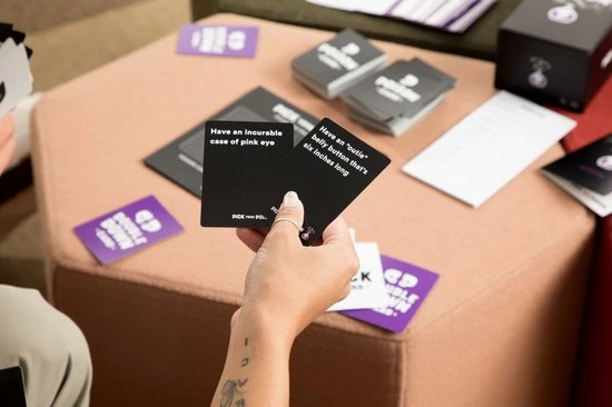 Dyce Games Pick Your Poison (Engelstalig) - Hét Dilemma Partyspel Voor Alle Leeftijden - "What Would You Rather Do " - Kaartspel 6 Dyce Games Pick Your Poison (Engelstalig) - Hét Dilemma Partyspel Voor Alle Leeftijden - "What Would You Rather Do " - Kaartspel - Afbeelding 4