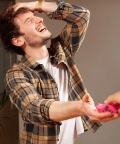 Megableu Kuddegedrag - Party Spel - Probeer Te Denken Zoals De Kudde - Gezelschapspel Voor Vrienden En Familie - Hoe Beter Je Elkaar Kent Hoe Beter Je Zal Scoren -Spellen Kast 550x366 204