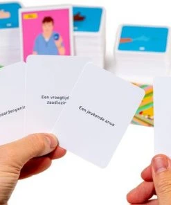 Kuna Una Tuna Games DAT HEP GESTAAN OP FEESBOEK - Kaartspel | Partygame - Nederlandse (omg!) -Spellen Kast 550x385