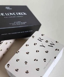 The Love Deck - Rock Your World - Relatietherapie In Speelse Vorm - 69 Truth Or Dare Kaarten - Leer Je Partner Beter Kennen -Spellen Kast 550x550 275