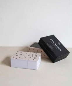 The Love Deck - Rock Your World - Relatietherapie In Speelse Vorm - 69 Truth Or Dare Kaarten - Leer Je Partner Beter Kennen -Spellen Kast 550x550 276