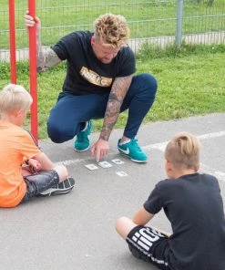 Footballastic - Kaartspel - Voetbal - Panna - Sport - Buiten Spelen - Sporten - Vrienden - Camping - Actie Spel - Wk 2022 - Actief Kaartspel - Kaartspel Kinderen - -Spellen Kast 550x550 320