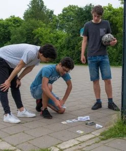 Footballastic - Kaartspel - Voetbal - Panna - Sport - Buiten Spelen - Sporten - Vrienden - Camping - Actie Spel - Wk 2022 - Actief Kaartspel - Kaartspel Kinderen - -Spellen Kast 550x550 321