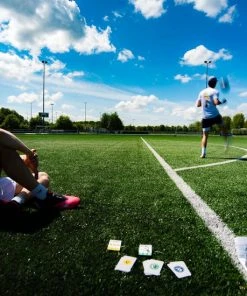Footballastic - Kaartspel - Voetbal - Panna - Sport - Buiten Spelen - Sporten - Vrienden - Camping - Actie Spel - Wk 2022 - Actief Kaartspel - Kaartspel Kinderen - -Spellen Kast 550x550 323