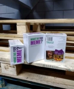 What Do You Meme - Kaartspel / Familiespel / Partyspel - Engelstalige Editie -Spellen Kast 550x733 5